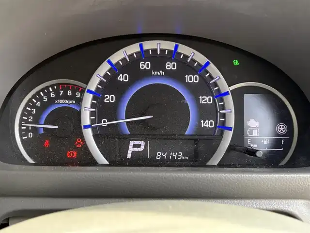 スズキ スペーシア X 滋賀県 2015(平27)年 8.5万km クリスタルホワイトP 社外8インチナビ/(CD/DVD/Bluetooth/フルセグTV)/バックカメラ/衝突軽減ブレーキ/両側電動スライドドア/シートヒーター/前後ドライブレコーダー/ETC/車線逸脱警報/HIDヘッドライト/オートライト/プッシュスタート/スマートキー