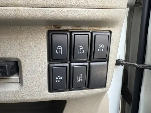 スズキ スペーシア X 滋賀県 2015(平27)年 8.5万km クリスタルホワイトP 社外8インチナビ/(CD/DVD/Bluetooth/フルセグTV)/バックカメラ/衝突軽減ブレーキ/両側電動スライドドア/シートヒーター/前後ドライブレコーダー/ETC/車線逸脱警報/HIDヘッドライト/オートライト/プッシュスタート/スマートキー