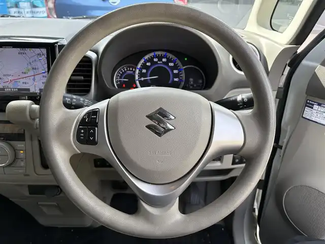 スズキ スペーシア X 滋賀県 2015(平27)年 8.5万km クリスタルホワイトP 社外8インチナビ/(CD/DVD/Bluetooth/フルセグTV)/バックカメラ/衝突軽減ブレーキ/両側電動スライドドア/シートヒーター/前後ドライブレコーダー/ETC/車線逸脱警報/HIDヘッドライト/オートライト/プッシュスタート/スマートキー