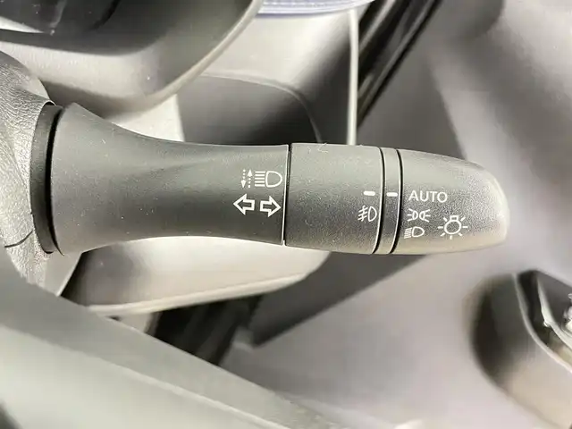 日産 デイズ ハイウェイスターX 千葉県 2021(令3)年 5.5万km ブラック 360°セーフティアシスト/・エマージェンシーブレーキ/・車線逸脱警報/・先行車発進お知らせ/・道路標識表示/・ふらつき警報/純正7インチメモリナビ/CD AUX BT フルセグ/全方位カメラ/LEDオートライト/純正14インチアルミホイール/純正フロアマット/ドアバイザー/革巻きステアリング/ステアリングスイッチ/プッシュスタート/スマートキー