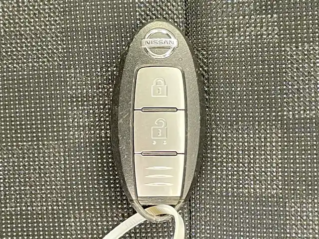 日産 デイズ ハイウェイスターX 千葉県 2021(令3)年 5.5万km ブラック 360°セーフティアシスト/・エマージェンシーブレーキ/・車線逸脱警報/・先行車発進お知らせ/・道路標識表示/・ふらつき警報/純正7インチメモリナビ/CD AUX BT フルセグ/全方位カメラ/LEDオートライト/純正14インチアルミホイール/純正フロアマット/ドアバイザー/革巻きステアリング/ステアリングスイッチ/プッシュスタート/スマートキー