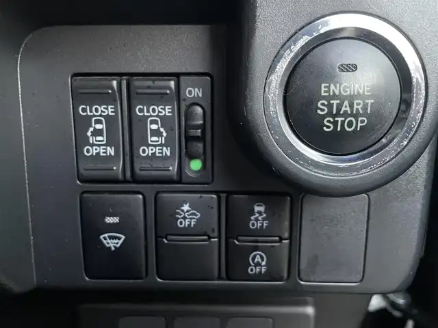 トヨタ タンク カスタムG S 秋田県 2017(平29)年 12.7万km ブラックマイカメタリック (株)IDOMが運営する【じしゃロン秋田店】の自社ローン専用車両になりますこちらは現金またはオートローンご利用時の価格です。自社ローンご希望の方は別途その旨お申付け下さい/ウィンカーミラー/プッシュスタート/両側パワースライドドア/シートヒーター/純正オーディオ/横滑り防止装置/スマートキー