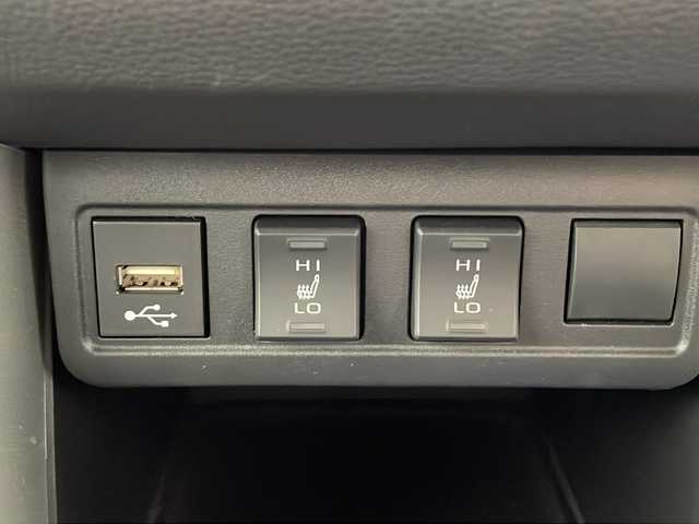 トヨタ カローラ クロス ハイブリッド Z 千葉県 2022(令4)年 1.1万km プラチナホワイトパールマイカ ワンオーナー/純正ディスプレイオーディオ/AM/FM/BT/USB/ナビ機能有/フルセグTV/レーダークルーズコントロール/BSM/クリアランスソナー/RCTA/PKSB/RSA/アラウンドビューモニター/パワーバックドア/LEDヘッドライト/ビルトインETC/ドライブレコーダー/パワーシート/シートヒーター