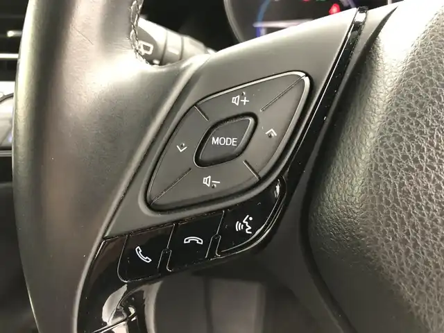 トヨタ Ｃ－ＨＲ S 愛知県 2017(平29)年 5万km ブラックマイカ フルモデリスタ/純正ナビ/（ＡＭ／ＦＭ／ＣＤ／ＤＶＤ／ＢＴ）/フルセグＴＶ/バックモニター/LEDヘッドライト/衝突軽減ブレーキ/オートクルーズコントロール/電子パーキング/オートホールド/ＥＴＣ/レザーシート/純正フロアマット/ＬＥＤヘッドライト/スマートキー/オートライト