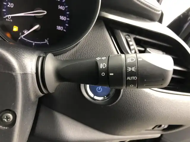 トヨタ Ｃ－ＨＲ S 愛知県 2017(平29)年 5万km ブラックマイカ フルモデリスタ/純正ナビ/（ＡＭ／ＦＭ／ＣＤ／ＤＶＤ／ＢＴ）/フルセグＴＶ/バックモニター/LEDヘッドライト/衝突軽減ブレーキ/オートクルーズコントロール/電子パーキング/オートホールド/ＥＴＣ/レザーシート/純正フロアマット/ＬＥＤヘッドライト/スマートキー/オートライト
