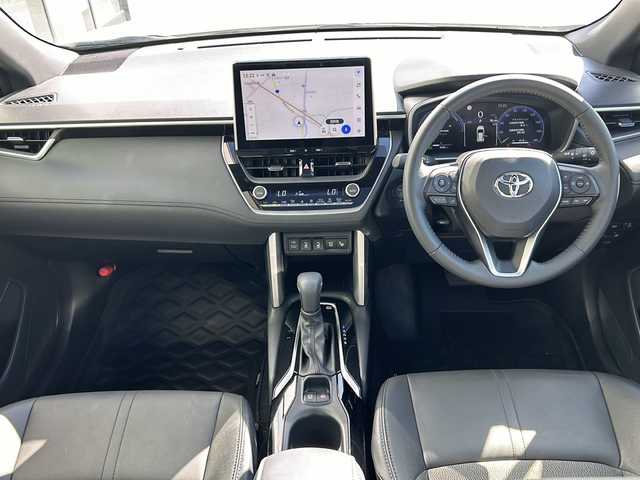 トヨタ カローラ クロス ハイブリッド Z 山形県 2025(令7)年 0.7万km プラチナホワイトパールマイカ 純正ナビ/（AM/FM/フルセグ/BT）/ガラスルーフ/ステアリングスイッチ/レーダークルーズコントロール/パーキングアシスト/全周囲カメラ/モデリスタエアロ（Fスポイラー）/前後コーナーセンサー/前席シートヒーター/運転席パワーシート/電動パーキング/オートブレーキホールド/電動リアゲート/ビルトインETC2.0/BSM/電動格納ミラー/ルーフレール