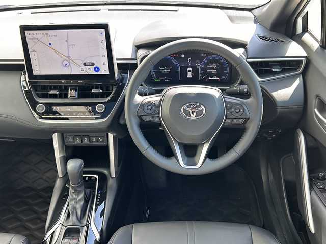 トヨタ カローラ クロス ハイブリッド Z 山形県 2025(令7)年 0.7万km プラチナホワイトパールマイカ 純正ナビ/（AM/FM/フルセグ/BT）/ガラスルーフ/ステアリングスイッチ/レーダークルーズコントロール/パーキングアシスト/全周囲カメラ/モデリスタエアロ（Fスポイラー）/前後コーナーセンサー/前席シートヒーター/運転席パワーシート/電動パーキング/オートブレーキホールド/電動リアゲート/ビルトインETC2.0/BSM/電動格納ミラー/ルーフレール