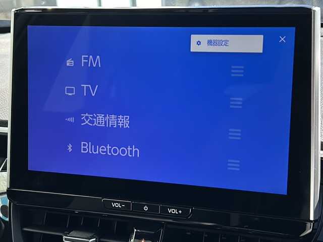 トヨタ カローラ クロス ハイブリッド Z 山形県 2025(令7)年 0.7万km プラチナホワイトパールマイカ 純正ナビ/（AM/FM/フルセグ/BT）/ガラスルーフ/ステアリングスイッチ/レーダークルーズコントロール/パーキングアシスト/全周囲カメラ/モデリスタエアロ（Fスポイラー）/前後コーナーセンサー/前席シートヒーター/運転席パワーシート/電動パーキング/オートブレーキホールド/電動リアゲート/ビルトインETC2.0/BSM/電動格納ミラー/ルーフレール