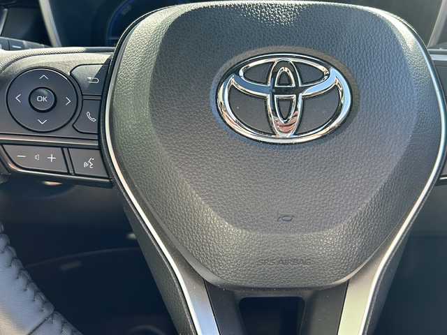 トヨタ カローラ クロス ハイブリッド Z 山形県 2025(令7)年 0.7万km プラチナホワイトパールマイカ 純正ナビ/（AM/FM/フルセグ/BT）/ガラスルーフ/ステアリングスイッチ/レーダークルーズコントロール/パーキングアシスト/全周囲カメラ/モデリスタエアロ（Fスポイラー）/前後コーナーセンサー/前席シートヒーター/運転席パワーシート/電動パーキング/オートブレーキホールド/電動リアゲート/ビルトインETC2.0/BSM/電動格納ミラー/ルーフレール