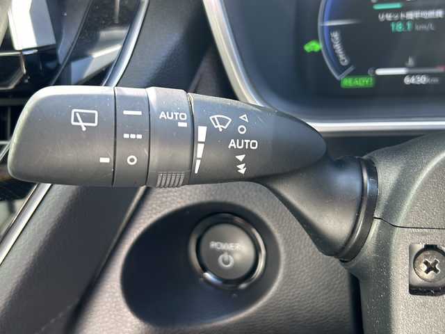 トヨタ カローラ クロス ハイブリッド Z 山形県 2025(令7)年 0.7万km プラチナホワイトパールマイカ 純正ナビ/（AM/FM/フルセグ/BT）/ガラスルーフ/ステアリングスイッチ/レーダークルーズコントロール/パーキングアシスト/全周囲カメラ/モデリスタエアロ（Fスポイラー）/前後コーナーセンサー/前席シートヒーター/運転席パワーシート/電動パーキング/オートブレーキホールド/電動リアゲート/ビルトインETC2.0/BSM/電動格納ミラー/ルーフレール