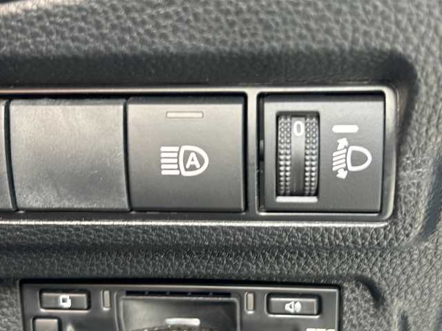 トヨタ カローラ クロス ハイブリッド Z 山形県 2025(令7)年 0.7万km プラチナホワイトパールマイカ 純正ナビ/（AM/FM/フルセグ/BT）/ガラスルーフ/ステアリングスイッチ/レーダークルーズコントロール/パーキングアシスト/全周囲カメラ/モデリスタエアロ（Fスポイラー）/前後コーナーセンサー/前席シートヒーター/運転席パワーシート/電動パーキング/オートブレーキホールド/電動リアゲート/ビルトインETC2.0/BSM/電動格納ミラー/ルーフレール