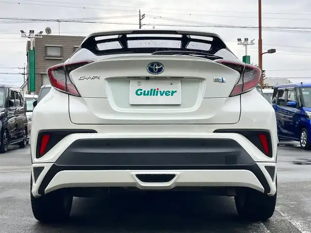 トヨタ Ｃ－ＨＲ G 静岡県 2017(平29)年 5.1万km ホワイトパールクリスタルシャイン フルモデリスタエアロ/ALPINE製9インチナビ/バックカメラ/保証書/取扱説明書/エンジンスタートボタン/パワーステアリング/パワーウィンドウ/アイドリングストップ/スマートキー/オートエアコン/レーダークルーズコントロール/ETC/純正フロアマット/純正アルミホイール/ハーフレザーシート/D席N席シートヒーター/ABS/横滑り防止装置/コーナーセンサー前後/レーンキープアシスト/オートライト/オートマチックハイビーム/LEDヘッドライト/W+サイドエアバッグ/衝突軽減システム/カーテンエアバッグ/BSM/HDMI接続