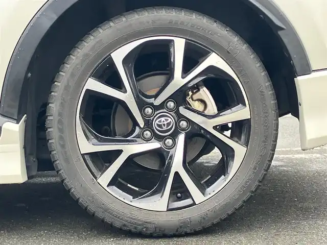 トヨタ Ｃ－ＨＲ G 静岡県 2017(平29)年 5.1万km ホワイトパールクリスタルシャイン フルモデリスタエアロ/ALPINE製9インチナビ/バックカメラ/保証書/取扱説明書/エンジンスタートボタン/パワーステアリング/パワーウィンドウ/アイドリングストップ/スマートキー/オートエアコン/レーダークルーズコントロール/ETC/純正フロアマット/純正アルミホイール/ハーフレザーシート/D席N席シートヒーター/ABS/横滑り防止装置/コーナーセンサー前後/レーンキープアシスト/オートライト/オートマチックハイビーム/LEDヘッドライト/W+サイドエアバッグ/衝突軽減システム/カーテンエアバッグ/BSM/HDMI接続