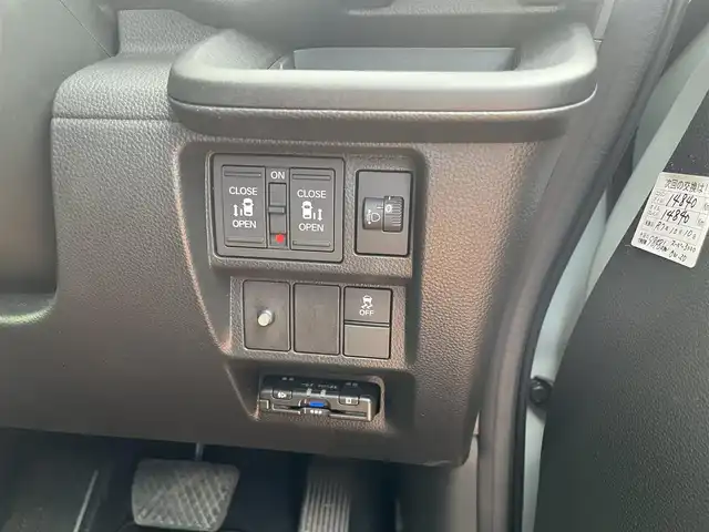 ホンダ ステップワゴン エアー 三重県 2024(令6)年 1.1万km フィヨルドミストパール ワンオーナー/純正ナビLXM-247VFNi/地デジTV/DVD/CD/Bluetooth/バックカメラ/ホンダセンシング/アダプティブクルーズコントロール/両側パワースライドドア/LEDヘッドランプ/スマートキー