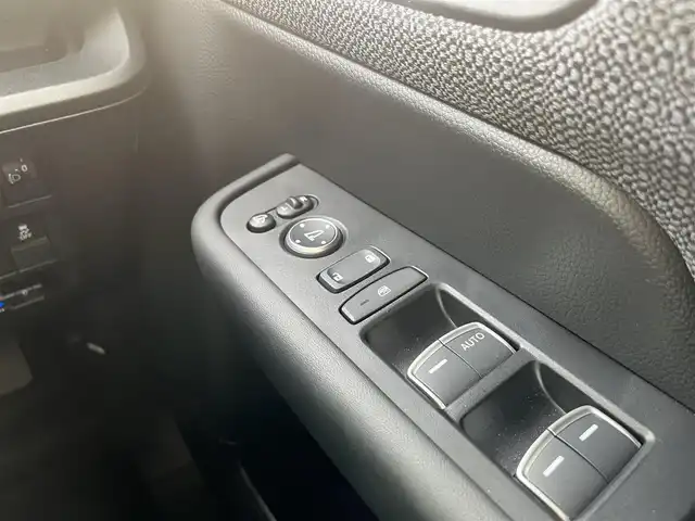 ホンダ ステップワゴン エアー 三重県 2024(令6)年 1.1万km フィヨルドミストパール ワンオーナー/純正ナビLXM-247VFNi/地デジTV/DVD/CD/Bluetooth/バックカメラ/ホンダセンシング/アダプティブクルーズコントロール/両側パワースライドドア/LEDヘッドランプ/スマートキー