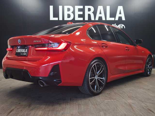 ＢＭＷ ３２０ｉ Mスポーツ 群馬県 2023(令5)年 2.2万km メルボルンレッド BMWライブコックピット/ヘッドアップディスプレイ/19インチAW/アップルカープレイ/純正HDDナビ/全方位カメラ/LEDヘッドライト/パワーシート/シートヒーター/純正フロアマット/ETC2.0