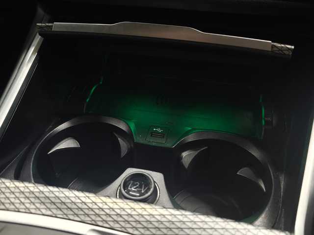 ＢＭＷ ３２０ｉ Mスポーツ 群馬県 2023(令5)年 2.2万km メルボルンレッド BMWライブコックピット/ヘッドアップディスプレイ/19インチAW/アップルカープレイ/純正HDDナビ/全方位カメラ/LEDヘッドライト/パワーシート/シートヒーター/純正フロアマット/ETC2.0