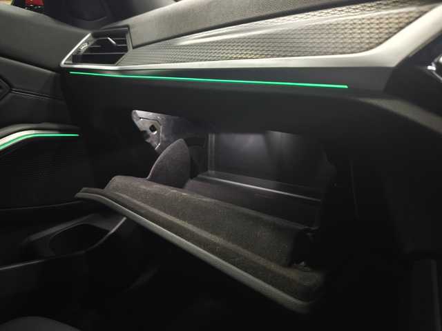 ＢＭＷ ３２０ｉ Mスポーツ 群馬県 2023(令5)年 2.2万km メルボルンレッド BMWライブコックピット/ヘッドアップディスプレイ/19インチAW/アップルカープレイ/純正HDDナビ/全方位カメラ/LEDヘッドライト/パワーシート/シートヒーター/純正フロアマット/ETC2.0