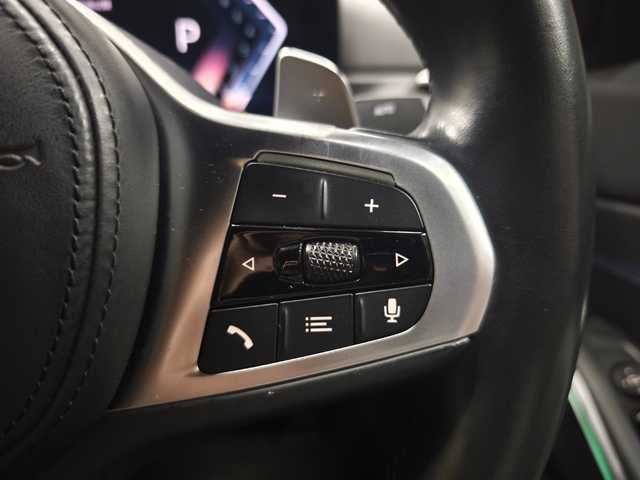 ＢＭＷ ３２０ｉ Mスポーツ 群馬県 2023(令5)年 2.2万km メルボルンレッド BMWライブコックピット/ヘッドアップディスプレイ/19インチAW/アップルカープレイ/純正HDDナビ/全方位カメラ/LEDヘッドライト/パワーシート/シートヒーター/純正フロアマット/ETC2.0