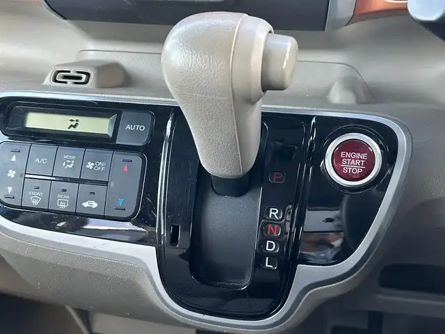 ホンダ Ｎ ＢＯＸ G Lパッケージ 栃木県 2015(平27)年 5.1万km イノセントブルーメタリック シティブレーキアクティブシステム（CTBA）/純正7インチナビ/フルセグTV/DVD/Bluetooth/バックカメラ/ETC/前ドライブレコーダー/両側パワースライドドア/スマートキー×2/プッシュスタート/ステアリングリモコン/アイドリングストップ/横滑り防止装置/オートリトラミラー/シートバックテーブル/サンシェード/純正フロアマット