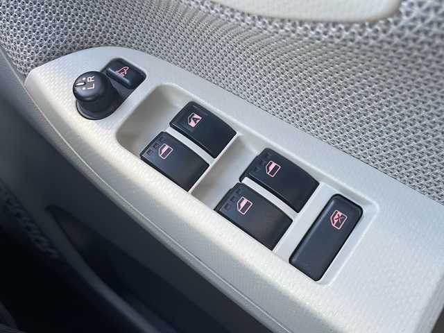 スバル ステラ L スマートアシスト 千葉県 2016(平28)年 6万km ピンク 社外オーディオ(Clarlan Intelligent tune CZ215)/CD再生/AM/FMラジオ/ミュージックプレイヤー接続/後方コーナーセンサー/横滑り防止装置/リモコンキー/誤発進抑止機能/衝突警報/衝突回避支援ブレーキ