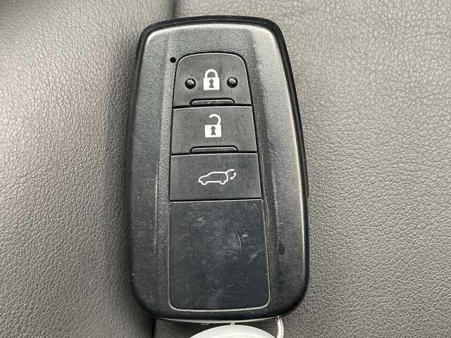 トヨタ ＲＡＶ４ G Zパッケージ 千葉県 2021(令3)年 4.1万km ホワイトパールクリスタルシャイン Tコネクトナビ/　Bluetooth/フルセグTV/　Apple car play/Android Auto/モデリスタエアロ（F/S/R）/トヨタセーフティセンス/レーダークルーズコントロール/レーンキープアシスト/衝突軽減ブレーキ/クリアランスソナー/ブラインドスポットモニター/アラウンドビューモニター/先行車発進警報/ロードサインアシスト/ダウンヒルアシスト/電動パーキング/オートホールド/オートハイビーム/合皮レザーシート/前席シートヒーター/パワーシート/パワーシート（運転席）/ステアリングヒーター/パワーバックドア/デジタルインナーミラー/前後ドラレコ/ビルトインETC/LEDライト/フォグランプ/AC１００V/フロアマット/ドアバイザー