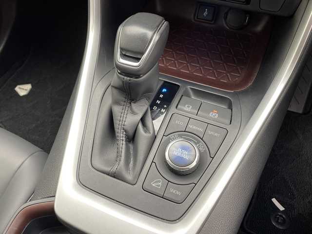 トヨタ ＲＡＶ４ G Zパッケージ 千葉県 2021(令3)年 4.1万km ホワイトパールクリスタルシャイン Tコネクトナビ/　Bluetooth/フルセグTV/　Apple car play/Android Auto/モデリスタエアロ（F/S/R）/トヨタセーフティセンス/レーダークルーズコントロール/レーンキープアシスト/衝突軽減ブレーキ/クリアランスソナー/ブラインドスポットモニター/アラウンドビューモニター/先行車発進警報/ロードサインアシスト/ダウンヒルアシスト/電動パーキング/オートホールド/オートハイビーム/合皮レザーシート/前席シートヒーター/パワーシート/パワーシート（運転席）/ステアリングヒーター/パワーバックドア/デジタルインナーミラー/前後ドラレコ/ビルトインETC/LEDライト/フォグランプ/AC１００V/フロアマット/ドアバイザー