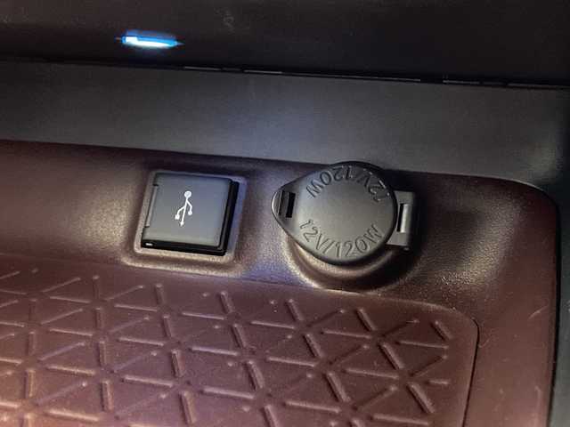 トヨタ ＲＡＶ４ G Zパッケージ 千葉県 2021(令3)年 4.1万km ホワイトパールクリスタルシャイン Tコネクトナビ/　Bluetooth/フルセグTV/　Apple car play/Android Auto/モデリスタエアロ（F/S/R）/トヨタセーフティセンス/レーダークルーズコントロール/レーンキープアシスト/衝突軽減ブレーキ/クリアランスソナー/ブラインドスポットモニター/アラウンドビューモニター/先行車発進警報/ロードサインアシスト/ダウンヒルアシスト/電動パーキング/オートホールド/オートハイビーム/合皮レザーシート/前席シートヒーター/パワーシート/パワーシート（運転席）/ステアリングヒーター/パワーバックドア/デジタルインナーミラー/前後ドラレコ/ビルトインETC/LEDライト/フォグランプ/AC１００V/フロアマット/ドアバイザー