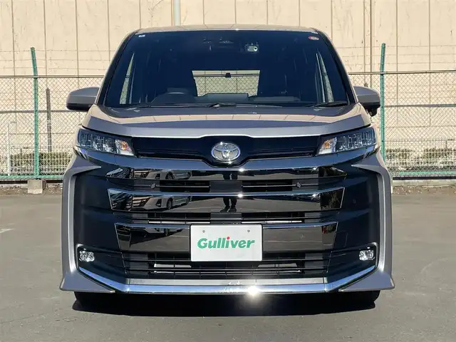 トヨタ ノア S－G 東京都 2022(令4)年 0.4万km メタルストリームM 純正１０．５型ディスプレイオーディオ　/快適利便パッケージ　/オットマン/ユニバーサルステップ　/寒冷地　/両側電動ドア　　/ＨＤＭＩ　/フルセグＴＶ　/ビルトイン２．０ＥＴＣ　/前後ドラレコ　/シートヒーター　/ワンオーナー　/禁煙