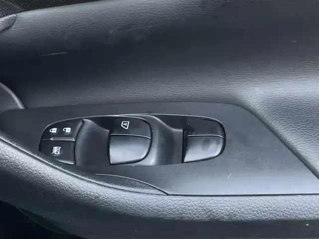 日産 ティアナ XE 兵庫県 2016(平28)年 6.6万km ダイヤモンドブラック (株)IDOMが運営する【じしゃロン姫路店】の自社ローン専用車両になります。こちらは現金またはオートローンご利用時の価格です。自社ローンご希望の方は別途その旨お申付け下さい/純正SDナビ(MM316D-W)/　AM FM CD DVD Bluetooth AUX USB SD/ビルトインETC/前方ドライブレコーダー/LEDオートヘッドライト/社外17インチアルミホイール/前後方クリアランスソナー/スマートキー＆プッシュスタート/フロントフォグランプ/エマージェンシーブレーキ/フルセグTV/バックモニター