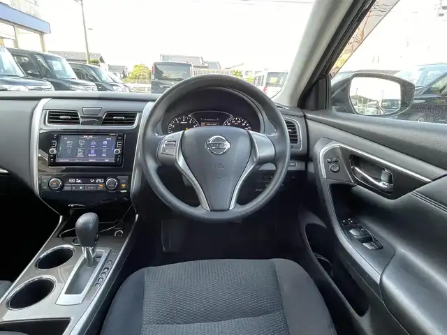 日産 ティアナ XE 兵庫県 2016(平28)年 6.6万km ダイヤモンドブラック (株)IDOMが運営する【じしゃロン姫路店】の自社ローン専用車両になります。こちらは現金またはオートローンご利用時の価格です。自社ローンご希望の方は別途その旨お申付け下さい/純正SDナビ(MM316D-W)/　AM FM CD DVD Bluetooth AUX USB SD/ビルトインETC/前方ドライブレコーダー/LEDオートヘッドライト/社外17インチアルミホイール/前後方クリアランスソナー/スマートキー＆プッシュスタート/フロントフォグランプ/エマージェンシーブレーキ/フルセグTV/バックモニター