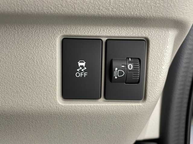 ホンダ Ｎ ＢＯＸ 長野県 2024(令6)年 0.7万km プラチナホワイトパール 4WD/社外ナビ&TV&BT/バックカメラ/左パワースライドドア/ライトレベライザー/ホンダセンシング/路外逸脱抑制機能/踏み間違い衝突軽減システム/パーキングセンサー/CMBS/LKAS/オートマチックハイビーム/LEDヘッドライト/レーダークルーズコントロール/スマートキー/ETC/・ドアミラーヒーター