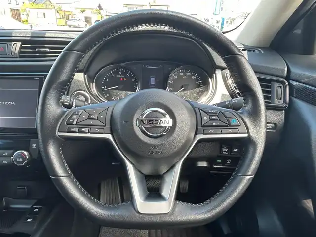 日産 エクストレイル 20Xi 宮城県 2020(令2)年 2.9万km ブリリアントホワイトパール プロパイロット/インテリジェントLI（車線逸脱防止支援システム）/BSM（後側方車両検知警報）/RCTA（後退時車両検知警報）/エマージェンシーブレーキ/車線逸脱警報/コーナーセンサー/インテリジェントルームミラー/アラウンドビューモニター/純正9インチナビ（MM520D-L）/・CD/DVD/・Bluetooth/・フルセグTV/ETC/ドライブレコーダー/電動リアゲート/シートヒーター/革巻きステアリング/ステアリングスイッチ/電動パーキングブレーキ/ブレーキホールド/スマートキー＆プッシュスタート/LEDヘッドライト/ハイビームアシスト/フォグランプ/オートライト/電動格納ミラー/純正18インチAW/フロアマット/ドアバイザー/Wエアバッグ