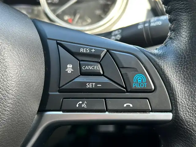 日産 エクストレイル 20Xi 宮城県 2020(令2)年 2.9万km ブリリアントホワイトパール プロパイロット/インテリジェントLI（車線逸脱防止支援システム）/BSM（後側方車両検知警報）/RCTA（後退時車両検知警報）/エマージェンシーブレーキ/車線逸脱警報/コーナーセンサー/インテリジェントルームミラー/アラウンドビューモニター/純正9インチナビ（MM520D-L）/・CD/DVD/・Bluetooth/・フルセグTV/ETC/ドライブレコーダー/電動リアゲート/シートヒーター/革巻きステアリング/ステアリングスイッチ/電動パーキングブレーキ/ブレーキホールド/スマートキー＆プッシュスタート/LEDヘッドライト/ハイビームアシスト/フォグランプ/オートライト/電動格納ミラー/純正18インチAW/フロアマット/ドアバイザー/Wエアバッグ