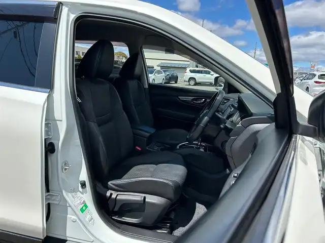 日産 エクストレイル 20Xi 宮城県 2020(令2)年 2.9万km ブリリアントホワイトパール プロパイロット/インテリジェントLI（車線逸脱防止支援システム）/BSM（後側方車両検知警報）/RCTA（後退時車両検知警報）/エマージェンシーブレーキ/車線逸脱警報/コーナーセンサー/インテリジェントルームミラー/アラウンドビューモニター/純正9インチナビ（MM520D-L）/・CD/DVD/・Bluetooth/・フルセグTV/ETC/ドライブレコーダー/電動リアゲート/シートヒーター/革巻きステアリング/ステアリングスイッチ/電動パーキングブレーキ/ブレーキホールド/スマートキー＆プッシュスタート/LEDヘッドライト/ハイビームアシスト/フォグランプ/オートライト/電動格納ミラー/純正18インチAW/フロアマット/ドアバイザー/Wエアバッグ