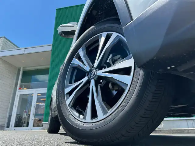 日産 エクストレイル 20Xi 宮城県 2020(令2)年 2.9万km ブリリアントホワイトパール プロパイロット/インテリジェントLI（車線逸脱防止支援システム）/BSM（後側方車両検知警報）/RCTA（後退時車両検知警報）/エマージェンシーブレーキ/車線逸脱警報/コーナーセンサー/インテリジェントルームミラー/アラウンドビューモニター/純正9インチナビ（MM520D-L）/・CD/DVD/・Bluetooth/・フルセグTV/ETC/ドライブレコーダー/電動リアゲート/シートヒーター/革巻きステアリング/ステアリングスイッチ/電動パーキングブレーキ/ブレーキホールド/スマートキー＆プッシュスタート/LEDヘッドライト/ハイビームアシスト/フォグランプ/オートライト/電動格納ミラー/純正18インチAW/フロアマット/ドアバイザー/Wエアバッグ