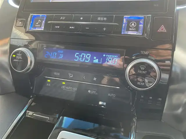 トヨタ アルファード S Cパッケージ 滋賀県 2016(平28)年 7.3万km ブラック 社外ナビ/（CD/DVD/SD/Bluetooth/フルセグTV）/バックカメラ/社外フリップダウンモニター/前方ドライブレコーダー/ビルトインETC/両側電動スライドドア/パワーバックドア/クリアランスソナー/ハーフレザーシート/パワーシート/D席シートメモリー/ウッドコンビステアリング/クルーズコントロール/ステアリングリモコン/ステアリングヒーター/LEDヘッドライト/フォグランプ/オートヘッドライト/電動パーキングブレーキ/オートホールドブレーキ/積み込みスタッドレスタイヤ/スペアキー/リアロールサンシェイド/nanoe/AC100V/オートリトラーミラー