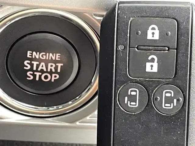 スズキ スペーシア カスタム HYBRID XS 熊本県 2018(平30)年 5.9万km ブルーイッシュブラックパール3 ・社外8インチナビAVIC-RL901ZS（フルセグ/CD/DVD/Bluetooth）/・両側パワースライドドア/・バックカメラ/・ビルトインETC/・ドライブレコーダー（前後）/・横滑り防止装置/・衝突被害軽減システム/・レーンキープアシスト/・アイドリングストップ/・後ろのみクリアランスソナー/・D席シートヒーター/・電動格納ミラー/・純正ドアバイザー/・純正サンシェード/・純正フロアマット/・純正１５インチAW/・オートライト/・LEDヘッドライト/・フォグランプ/・スマートキー/・プッシュスタート/・スペアキー1本/・保証書/・取扱説明書
