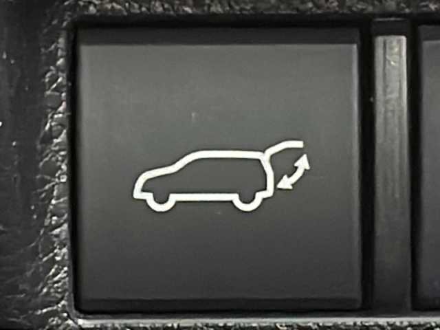トヨタ ＲＡＶ４ G Zパッケージ 宮城県 2020(令2)年 6.1万km アティチュードブラックマイカ Toyota Safety Sense/・プリクラッシュセーフティ	/・レーントレーシングアシスト	/・レーダークルーズコントロール	/・ブラインドスポットモニター/・オートマチックハイビーム/・クリアランスソナー	/デジタルインナーミラー/ケンウッド9型ナビ/・CD.DVD.SDS.BT.USB/フルセグTV/バックカメラ/電動リアゲート/合皮シート/運転席パワーシート/前席シートヒーター/ステアリングヒーター/ステアリングスイッチ/LEDヘッドライト/フォグランプ/ビルトインETC/社外ドライブレコーダー（FR）/プッシュスタート/スマートキー/アイドリングストップ/横滑り防止装置/純正19inAW/純正フロアマット/純正ラゲッジマット