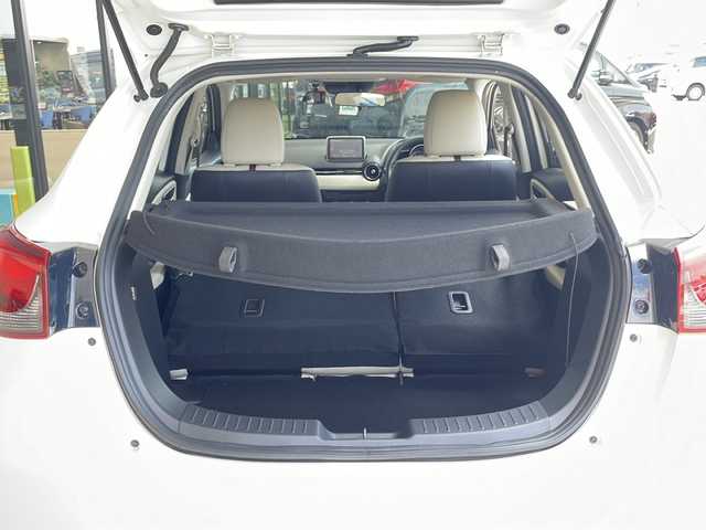 マツダ デミオ XD ツーリング Lパッケージ 愛知県 2015(平27)年 2.6万km スノーフレイクホワイトパールマイカ 衝突被害軽減ブレーキ/純正7インチSD（ナビ無し）/クルーズコントロール/Bluetooth/バックカメラ/ヘッドアップディスプレイ/純正アルミホイール/LEDヘッドライト/パドルシフト/オートライト/ドライブレコーダー/ETC/ステアリングスイッチ/スマートキー/プッシュスタート