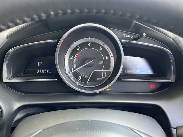 マツダ デミオ XD ツーリング Lパッケージ 愛知県 2015(平27)年 2.6万km スノーフレイクホワイトパールマイカ 衝突被害軽減ブレーキ/純正7インチSD（ナビ無し）/クルーズコントロール/Bluetooth/バックカメラ/ヘッドアップディスプレイ/純正アルミホイール/LEDヘッドライト/パドルシフト/オートライト/ドライブレコーダー/ETC/ステアリングスイッチ/スマートキー/プッシュスタート