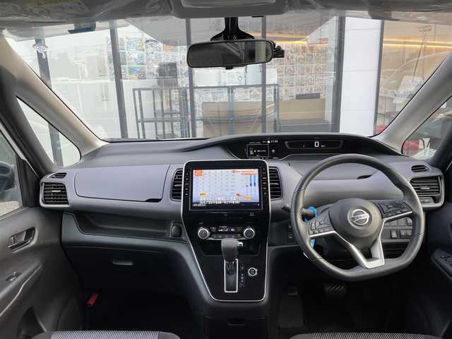 日産 セレナ ハイウェイスター 千葉県 2020(令2)年 1万km ブリリアントホワイトパール 純正10インチナビ/(AM/FM/フルセグTV/CD/DVD/BT)/全周囲カメラ/衝突被害軽減システム/車線逸脱警報/クルーズコントロール/両側パワースライドドア/横滑り防止装置/ETC/ドライブレコーダー/アイドリングストップ/LEDヘッドライト/フォグランプ/オートライト/ウィンカーミラー/電動格納ミラー/純正16インチAW/シートリフター/プッシュスタート/スマートキー/フロアマット