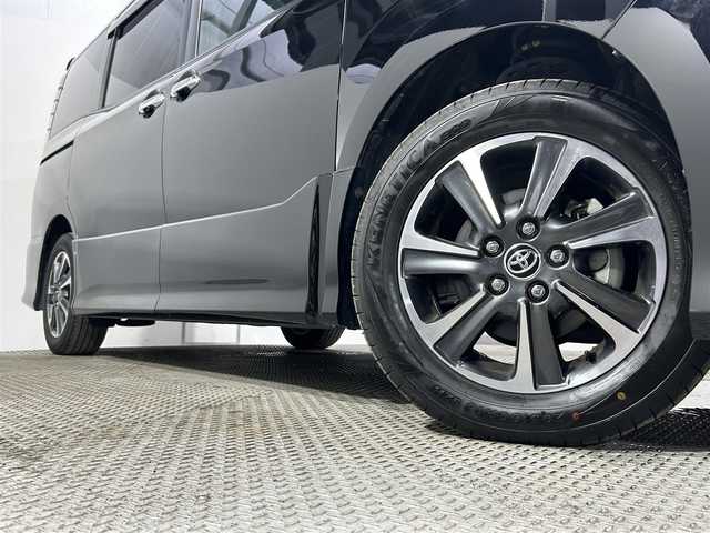 トヨタ ノア Si ダブルバイビーⅢ 大阪府 2020(令2)年 2.6万km ブラック 純正10incナビ(フルセグ/DVD再生/Bluetooth) バックカメラ 後席モニター ETC 両側パワースライドドア ハーフレザー 衝突軽減 クルコン トヨタセーフティセンス オートライト