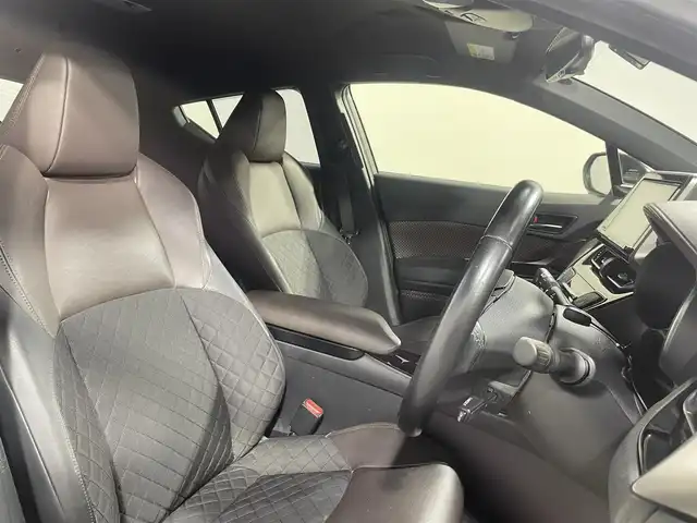 トヨタ Ｃ－ＨＲ G LEDエディション 大阪府 2018(平30)年 5.8万km ブラック/ホワイトパールクリスタルシャイン 2トーン モデリスタエアロ 純正9incナビ(フルセグ/DVD再生/Bluetooth) バックカメラ ETC ハーフレザー シートヒーター 衝突軽減 レーダークルコン BSM クリアランスソナー ドラレコ