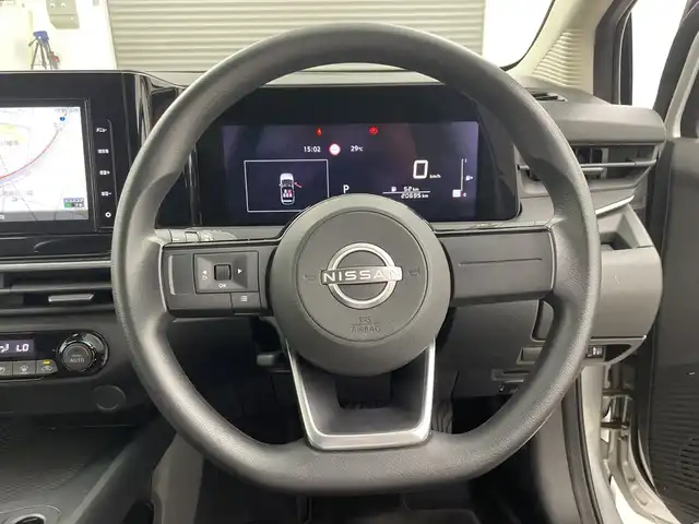 日産 ノート S 三重県 2021(令3)年 2.1万km ブリリアントシルバー 禁煙車　/純正９インチメモリーナビ/・フルセグTV/・CD/BT/SD/エマージェンシーブレーキ　/車線逸脱防止装置　/前後コーナーセンサー　/バックカメラ　/社外前方ドライブレコーダー　/サイド／カーテンエアバッグ　/純正ビルトインＥＴＣ/オートAC/電子サイドブレーキ/ブレーキオートホールド