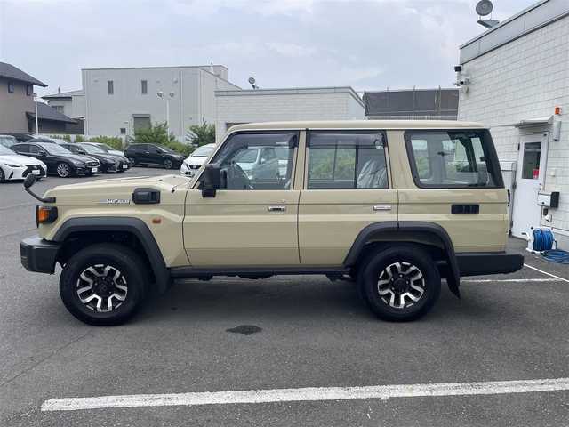 トヨタ ランドクルーザー AX 神奈川県 2024(令6)年 1万km ベージュ