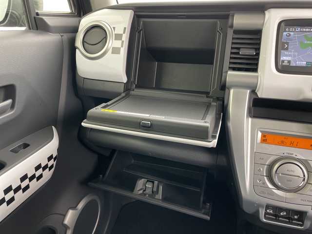 スズキ ハスラー X 道央・札幌 2014(平26)年 6.9万km クールカーキPM ・4WD/・純正ナビ&TV&BT&USB&iPod&AUX/・バックカメラ/・レーダーブレーキサポート/・衝突軽減ブレーキ/・ダウンヒルアシストコントロール/・D席シートヒーター /・ETC/・純正フロアマット/・ドアバイザー/・プッシュスタート/・HIDヘッドライト/・オートライト/・フォグランプ/・スマートキー