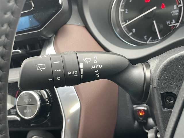 トヨタ ハリアー G 千葉県 2022(令4)年 0.5万km プラチナホワイトパールマイカ 衝突軽減ブレーキ/モデリスタエアロ/純正ディスプレイオーディオ/フルセグＴＶ/バックカメラ/デジタルインナーミラー/ＢＳＭ/パワーシート/ＬＥＤヘッドライト/オートライト/コーナーセンサー