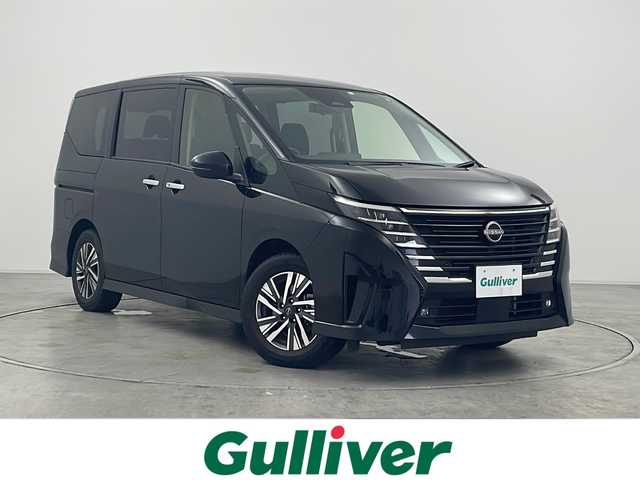 日産 セレナ ハイウェイスター V 群馬県 2023(令5)年 5.4万km ダイヤモンドブラック 純正12.3型ナビ　プロパイロット　衝突被害軽減ブレーキ　全周囲カメラ　アダプティブクルーズコントロール　両側電動スライド　ETC　置くだけ充電器　デジタルインナーミラー　パドルシフト　BSM 禁煙車