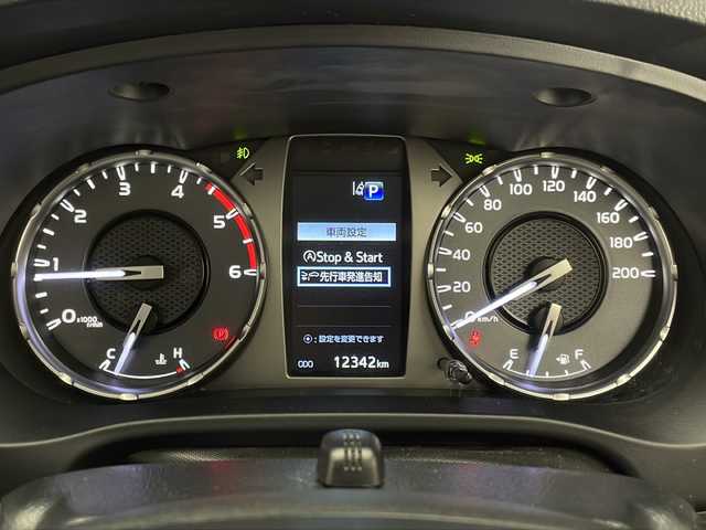 トヨタ ハイラックス Z 宮崎県 2022(令4)年 1.3万km アティチュードブラックマイカ 禁煙車/衝突被害軽減ブレーキ/純正ナビTV/（NSZT-W68T/CD/DVD/Bluetooth/フルセグTV)/純正バックカメラ/純正17インチアルミ/純正GRフロントアンダーカバー/純正GRスポーツバー/純正GRサイドステップ/純正GRドレスアップマフラー/純正GRマッドフラップ/純正2.0ETC/純正前後ドライブレコーダー/純正フロアマット/アダプティブクルーズコントロール/レーンディパーチャーアラート/ダウンヒルアシストコントロール/クリアランスソナー/オート電動格納ミラー/オートエアコン/本革巻ハンドル/スマートキー/プッシュエンジンスタート/新車時保証書/取扱い説明書